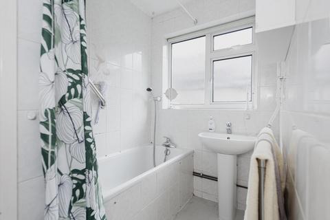 2 Rosedale, Ashtead, KT21 2JJ