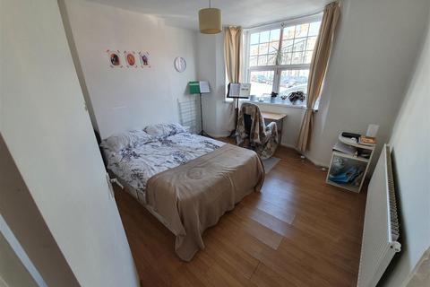 4 bedroom house to rent - AS A 4 BED Wyeverne Road, Cathays, Cardiff
