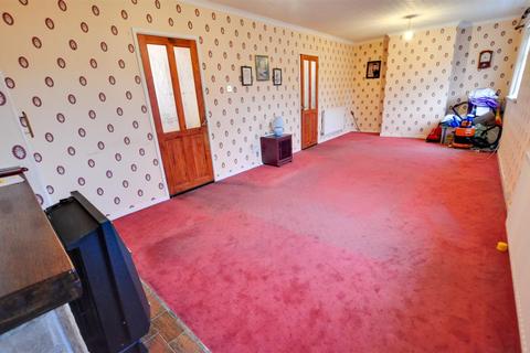 3 bedroom semi-detached house for sale - Bryngolau, Llanelli