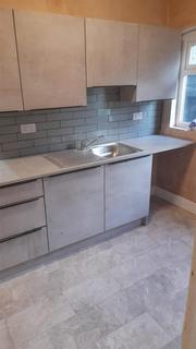 3 bedroom semi-detached house to rent - EXTENSIVE REFURBISHED PROPERTY - Ideal for 3 Working Professionals or Special Discounts for Key Workers-ALBERT ROAD...