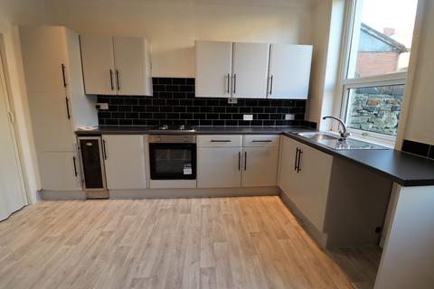 2 bedroom terraced house to rent, Kings Bridge Street, Blackburn, BB2