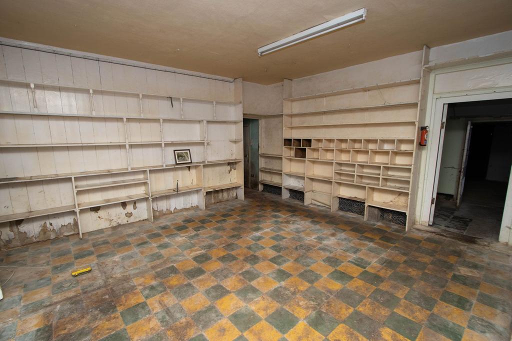 Former shop area /reception 1