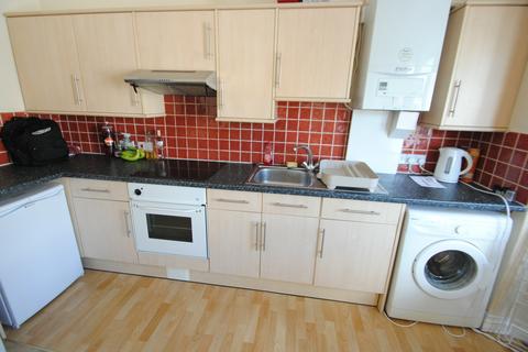 2 bedroom flat to rent - Spacious STUDENT 2 bed flat in Town Centre- Lansdowne