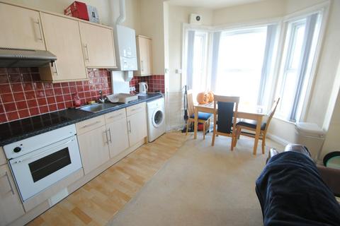 2 bedroom flat to rent, Spacious STUDENT 2 bed flat in Town Centre- Lansdowne