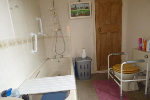 4 Manchester Road, Greenfield, Oldham, OL3 7DW