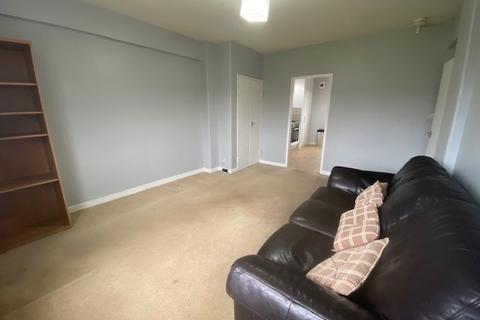 3 bedroom flat to rent - Westfield Court, Gorgie, Edinburgh, EH11