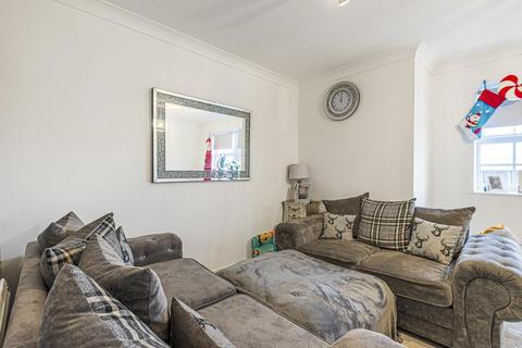 1 bedroom flat for sale - Sunbury-On-Thames,  Surrey,  TW16