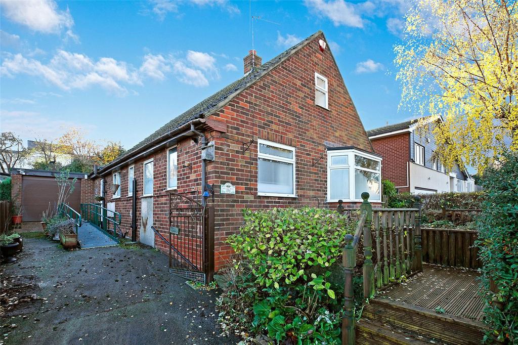 Hollin Lane, Crigglestone, Wakefield, West Yorkshire, WF4 2 bed