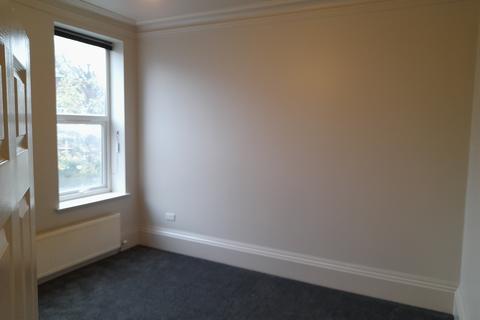 1 bedroom flat to rent, 2 Manygates Park, Wakefield, WF1