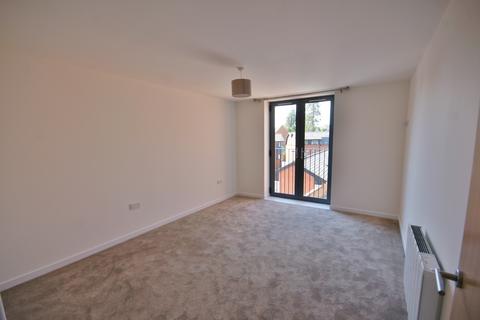 1 bedroom penthouse to rent, High Street, Alton, Hampshire, GU34