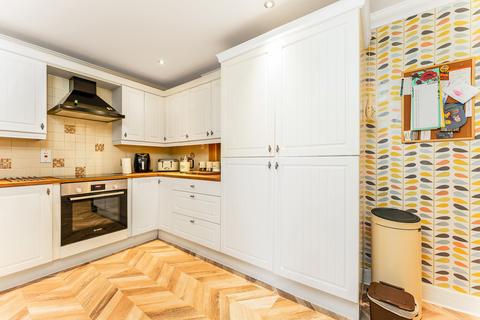 22 Carnethy Crescent, Kirkcaldy, KY2 6BG