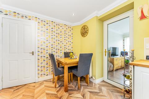 22 Carnethy Crescent, Kirkcaldy, KY2 6BG