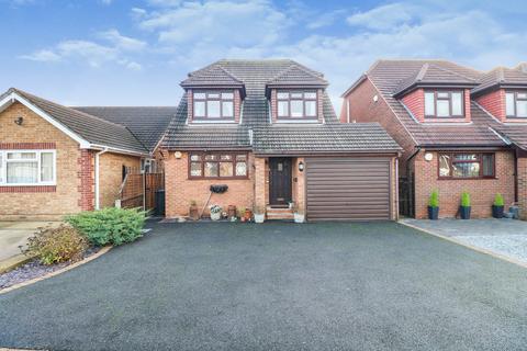 3 bedroom chalet for sale - Lascelles Gardens, Rochford, SS4