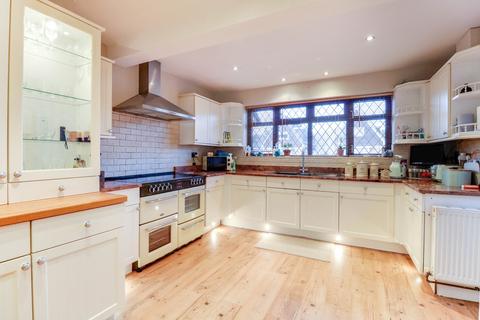 3 bedroom chalet for sale - Lascelles Gardens, Rochford, SS4