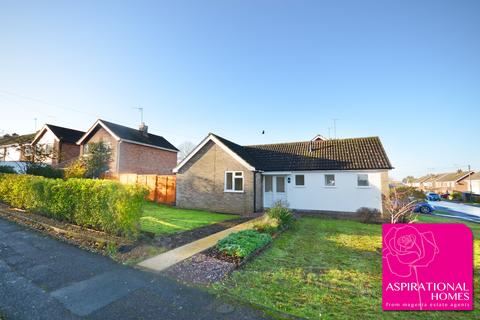 3 bedroom detached bungalow for sale - London Road, Raunds