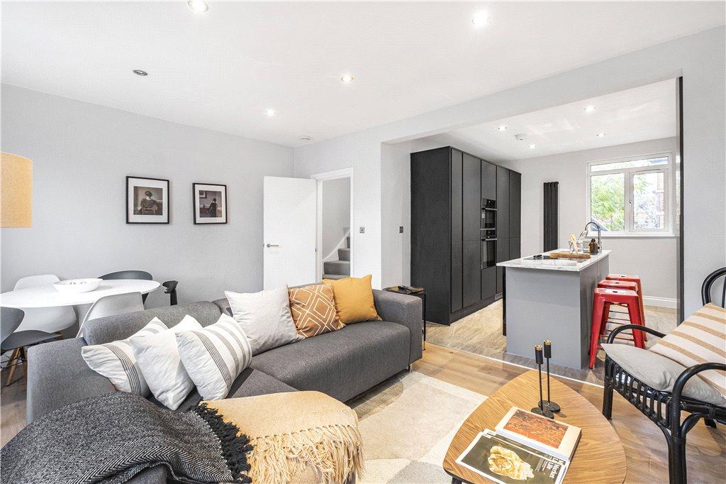 Tower Bridge Road, London, SE1 3 bed apartment for sale £900,000