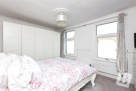 2 bedroom terraced house for sale - Marks Road, Romford, RM7