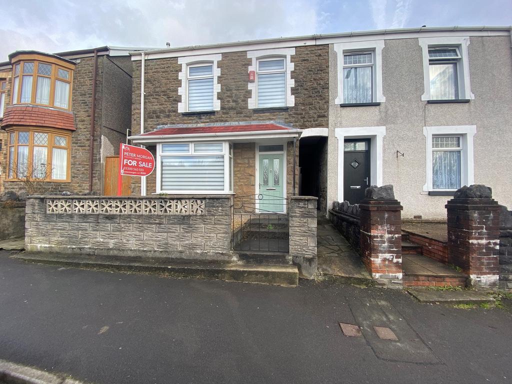 The Highlands, Skewen, Neath, Neath... 3 bed semidetached house £180,000