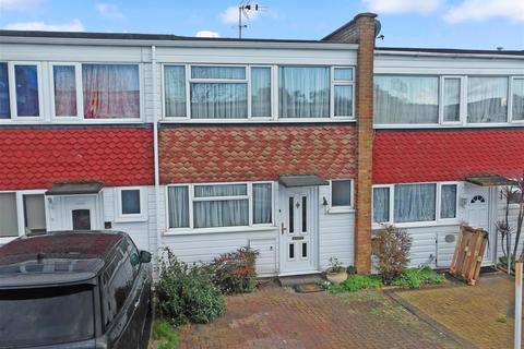 3 bedroom terraced house for sale - Long Green, Chigwell, Essex