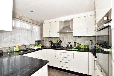 3 bedroom terraced house for sale - Long Green, Chigwell, Essex