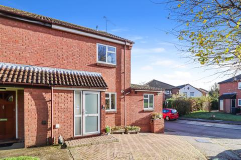 2 bedroom end of terrace house for sale - Berkeley Close, Abbots Langley, Herts, WD5