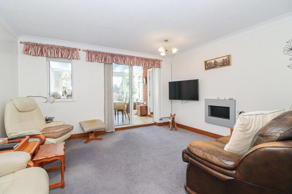 Berkeley Close, Abbots Langley, Herts, WD5 2 bed end of terrace house