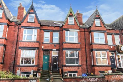 8 bedroom house share to rent - Brudenell Road, Hyde Park
