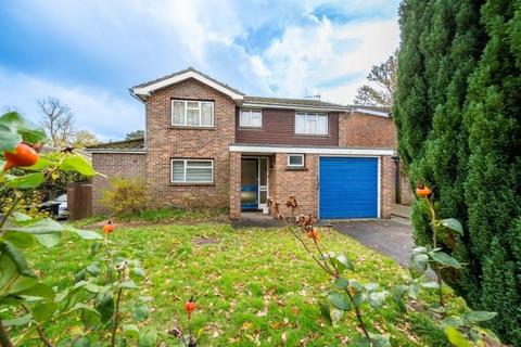 27 Beacon Hill, Woking, GU21 7QR