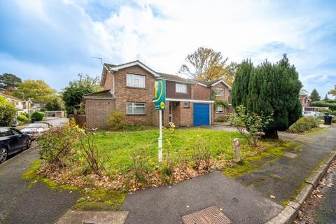 27 Beacon Hill, Woking, GU21 7QR