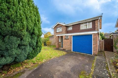 27 Beacon Hill, Woking, GU21 7QR