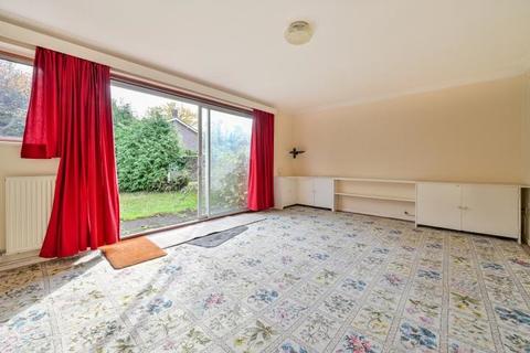 27 Beacon Hill, Woking, GU21 7QR