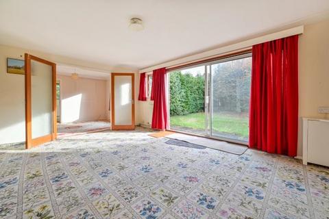 27 Beacon Hill, Woking, GU21 7QR