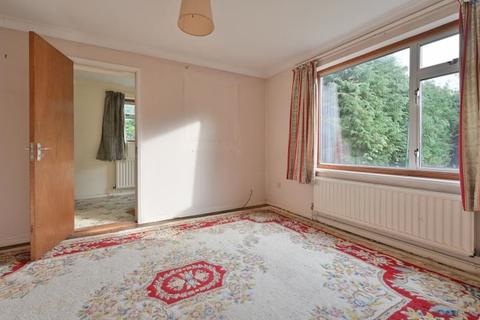 27 Beacon Hill, Woking, GU21 7QR