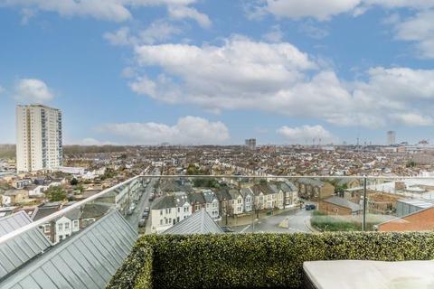 2 bedroom apartment for sale - 84 Ingrebourne Apartments, 5 Central Avenue, London, SW6 2GG