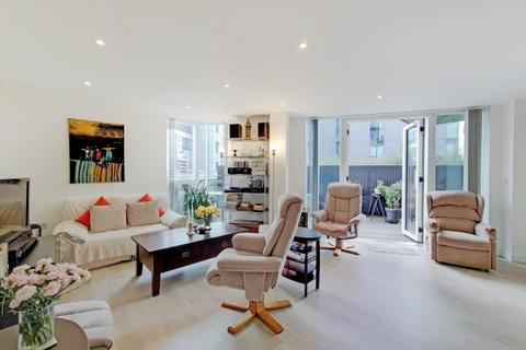 3 bedroom flat for sale - Flat 125 Tennyson Apartments, 1 Saffron Central Square, London, CR0 2FX