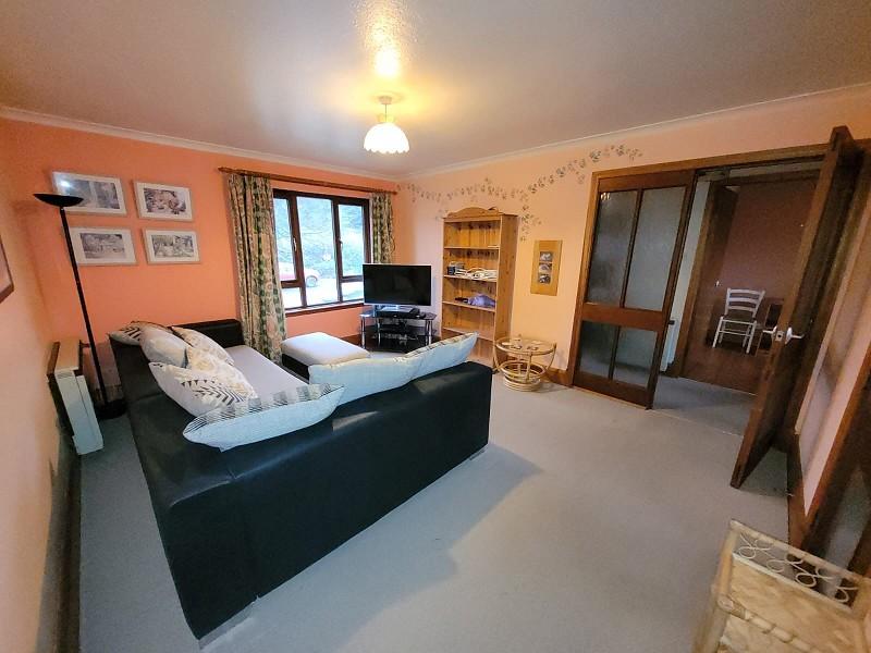 Grant Court, Dumfries, Dumfries And Galloway. DG1 2RB 2 bed flat £520
