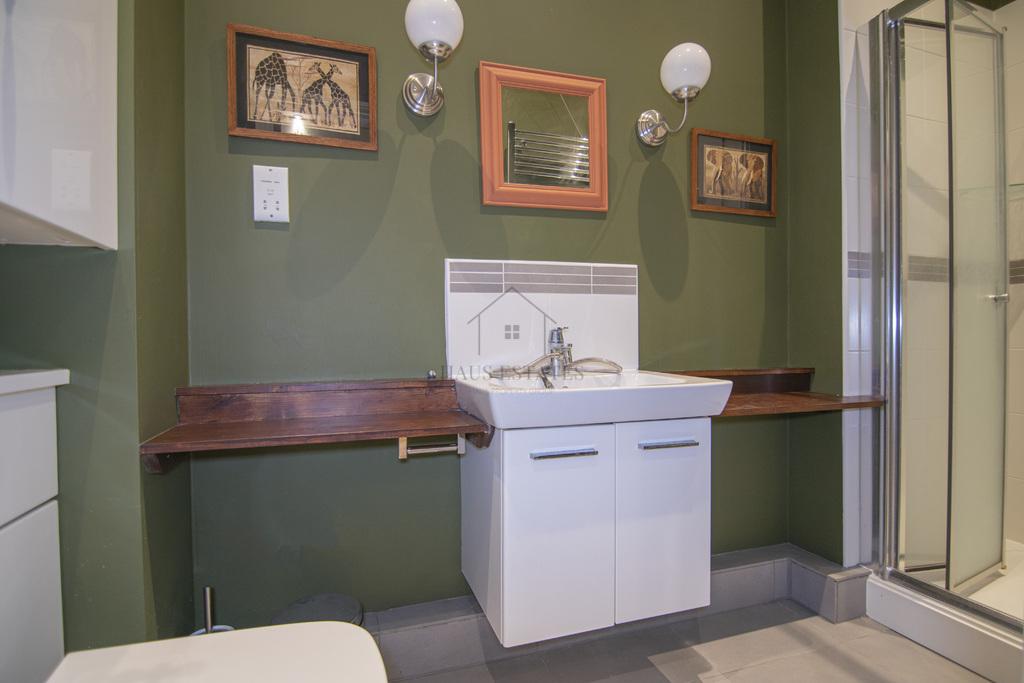 Ensuite