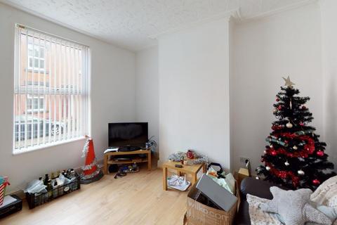 4 bedroom terraced house to rent, 2 Beamsley Mount, Hyde Park, Leeds