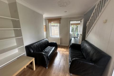 3 bedroom house to rent, 14 Harvest Road Englefield Green Egham Surrey