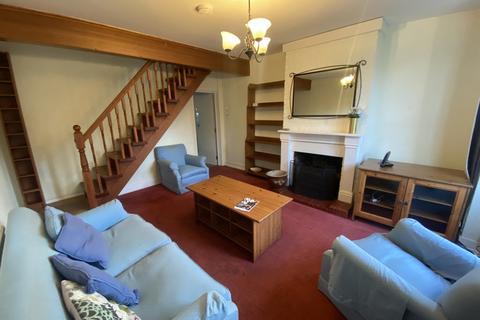 3 bedroom terraced house to rent - Bond Street, Englefield Green, Egham, TW20