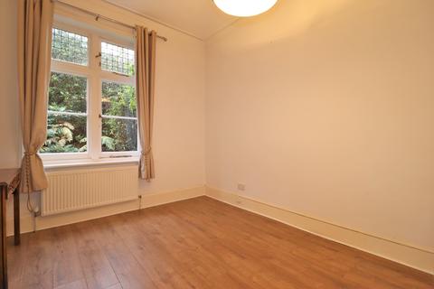 1 bedroom apartment to rent - Ashley Rise, Walton-on-Thames KT12
