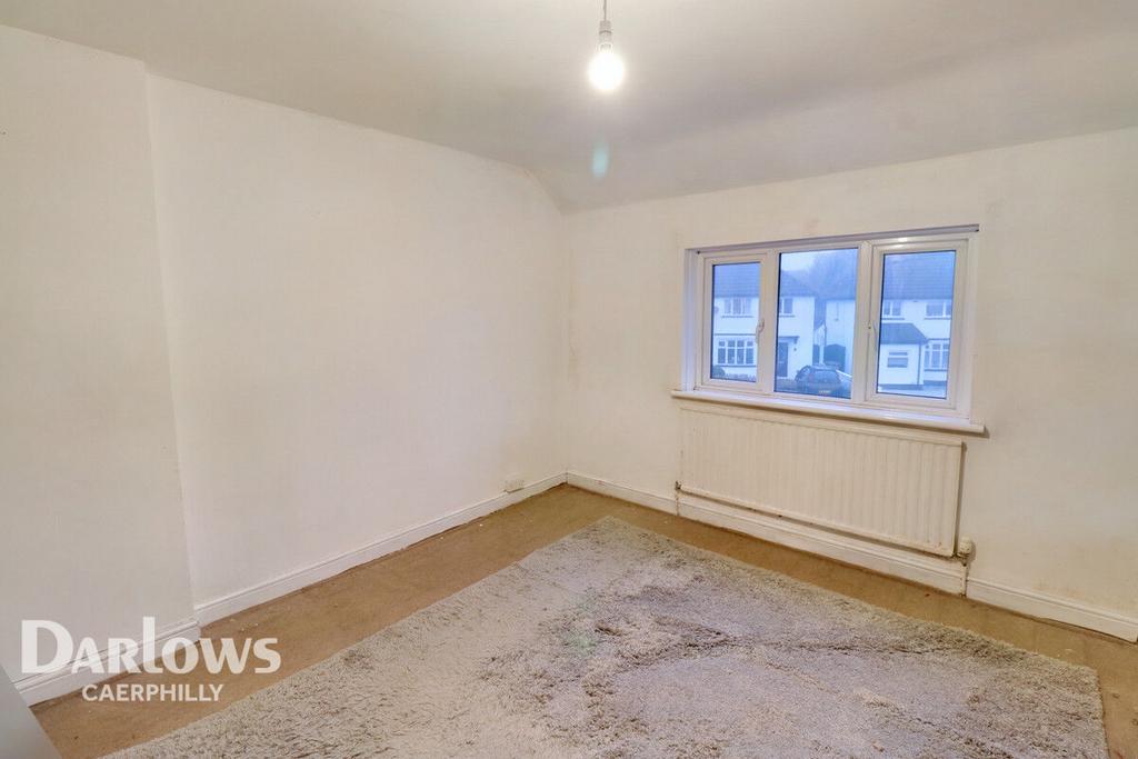 Celyn Avenue, Caerphilly 3 bed semidetached house £220,000