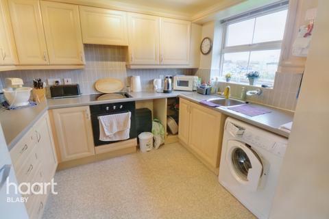 2 bedroom flat for sale - Loughland Close, Blaby
