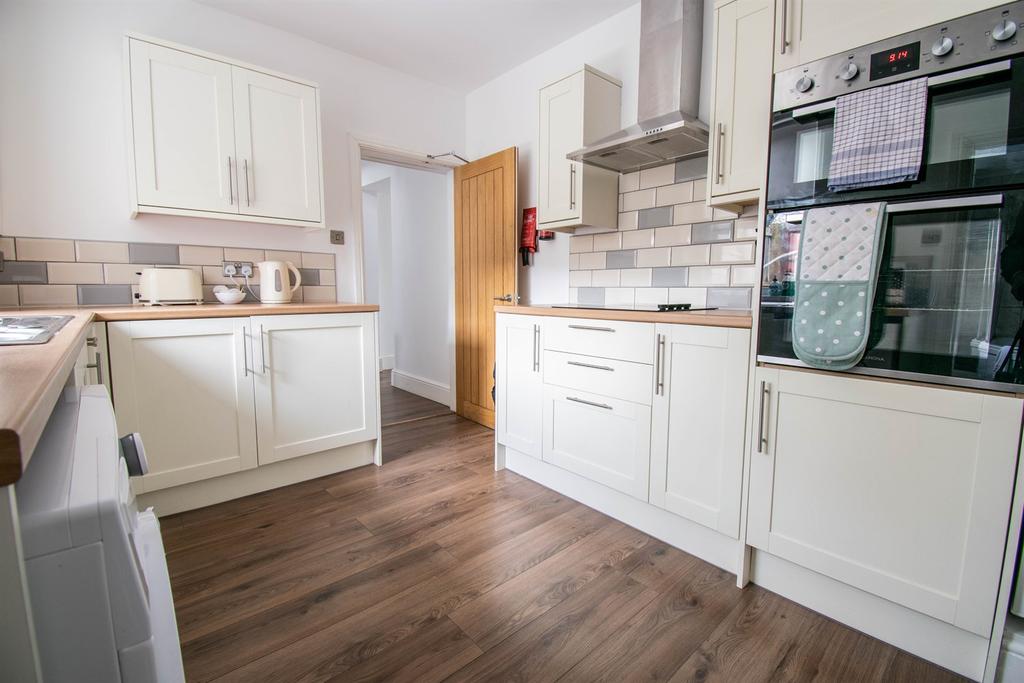 Old Durham Road, Gateshead 3 bed terraced house £825 pcm (£190 pw)