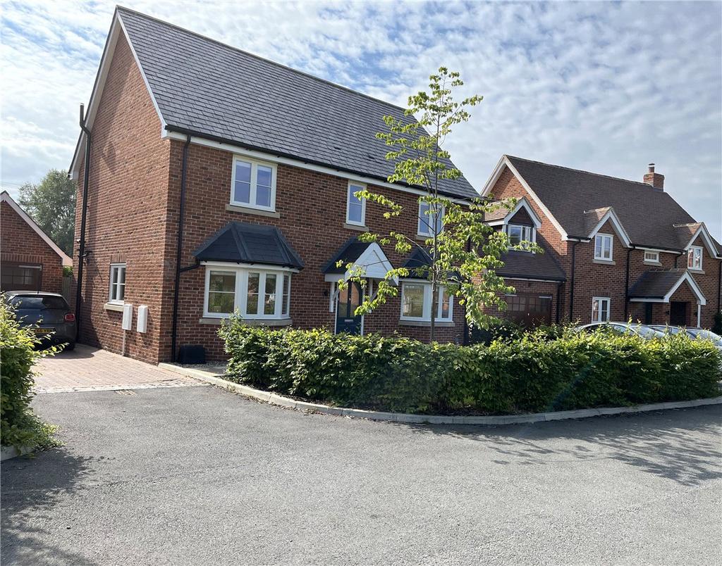 Chilton Foliat, Hungerford... 3 bed detached house to rent £2,350 pcm