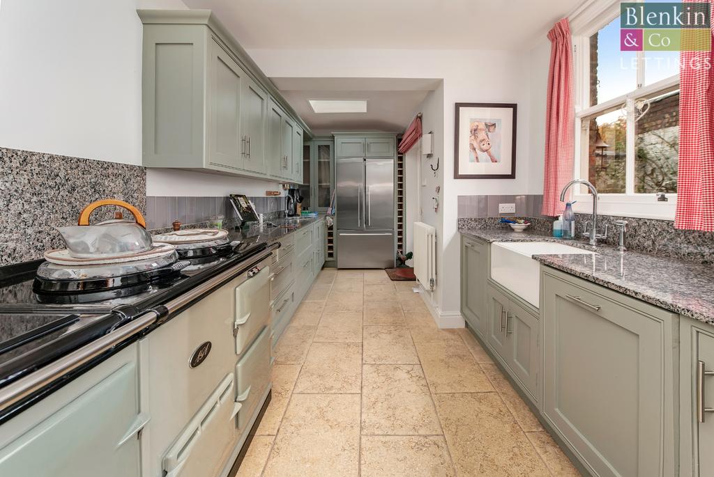The Crescent, Thirsk, YO7 1DE 3 bed terraced house £1,995 pcm (£460 pw)