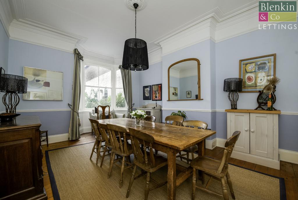 The Crescent, Thirsk, YO7 1DE 3 bed terraced house £1,995 pcm (£460 pw)