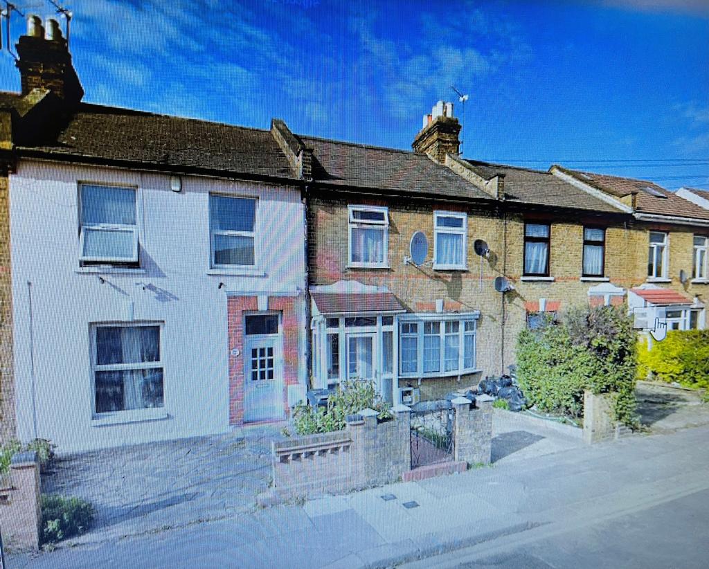 Grange Road, Ilford, IG1 3 bed house £2,100 pcm (£485 pw)