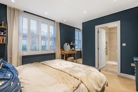 5 Avery Close, Beckenham, BR3 1EL