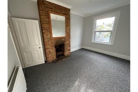 1 bedroom flat to rent, London Road , Westcliff-on-Sea, Essex